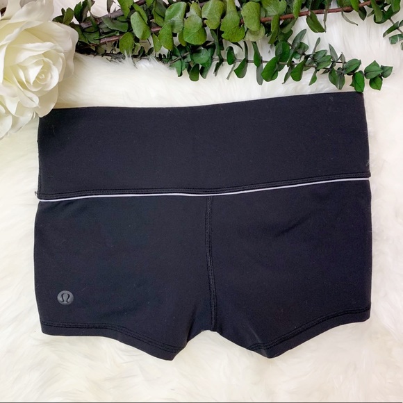 Lululemon Black Boogie Shorts - Picture 3 of 4